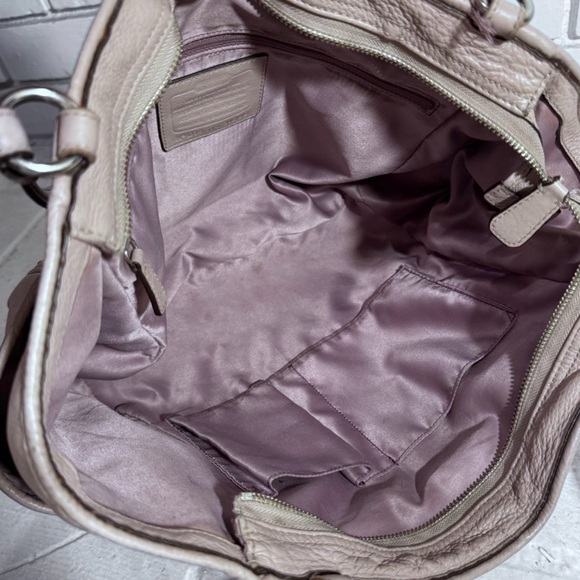 COACH Park Studded Carrie leather putty colored tote bag - Picture 4 of 12